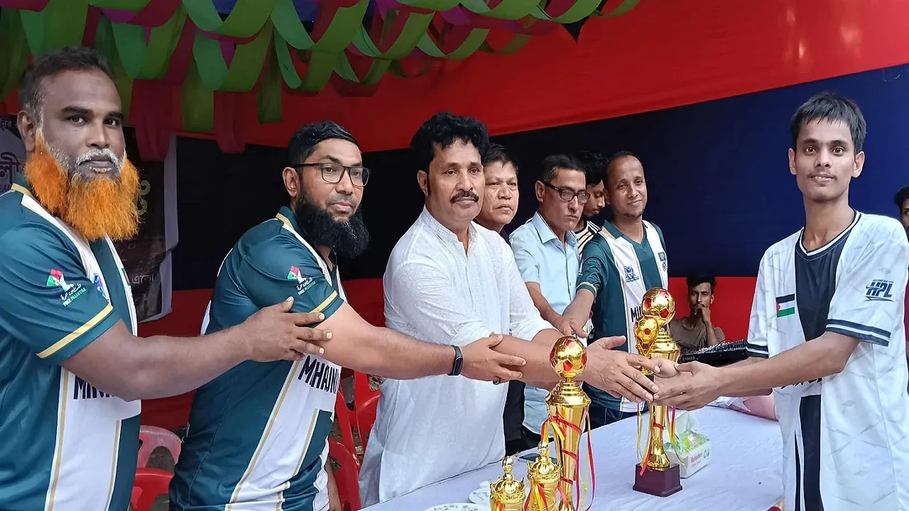 আনোয়ারায় হাইলধর প্রিমিয়ার লীগের উদ্বোধন