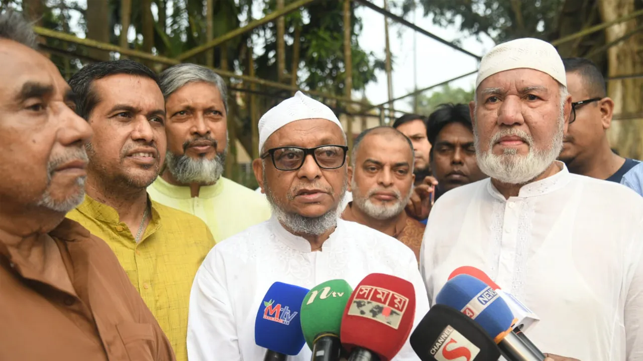 ইরান পরিস্থিতি খারাপ হলে প্রবাসীদের দেশে আনার প্রস্তুতি রয়েছে : শ্রমমন্ত্রী