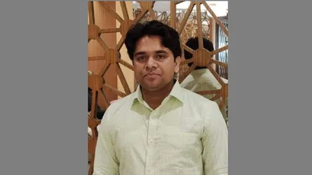 খামারবাড়ির বরখাস্ত কর্মচারী আরমানের দেশত্যাগে নিষেধাজ্ঞা