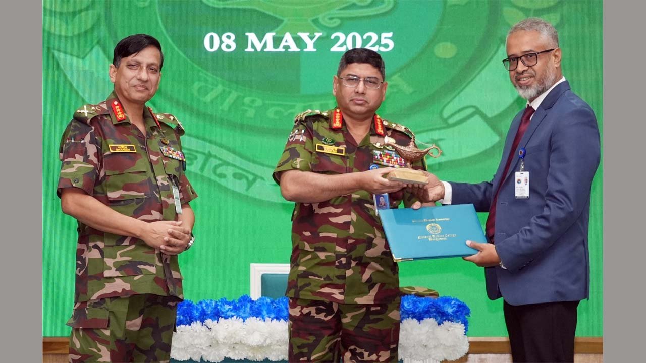 ন্যাশনাল ডিফেন্স কলেজে ক্যাপস্টোন কোর্সের সমাপনী