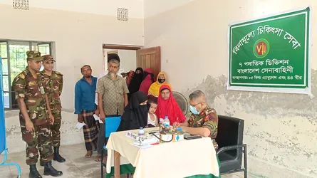 গলাচিপায় সেনাক্যাম্পে দিনব্যাপী ৫০০ রোগীর সেবা