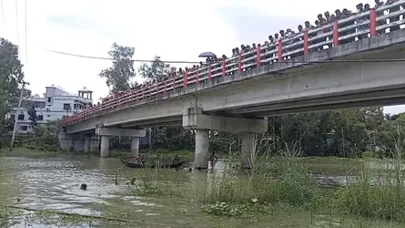 নিখোঁজের ৩ ঘণ্টা পর খাল থেকে শিক্ষার্থীর লাশ উদ্ধার