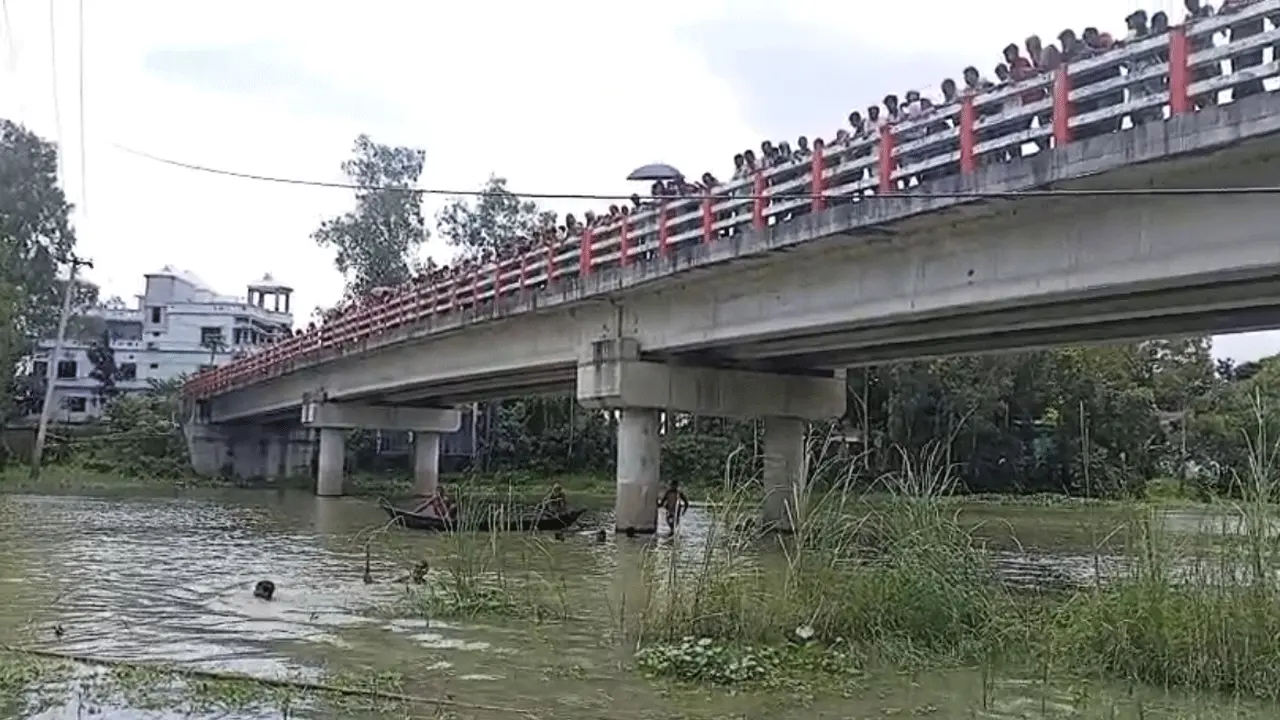 নিখোঁজের ৩ ঘণ্টা পর খাল থেকে শিক্ষার্থীর লাশ উদ্ধার