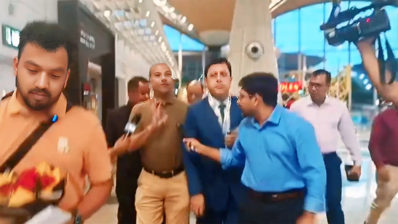 মালয়েশিয়ায় ড. আসিফ নজরুল, সাক্ষাৎ না পেয়ে প্রবাসীদের ক্ষোভ