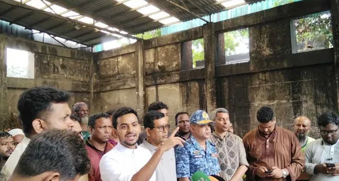 ১২ ঘণ্টারও কম সময়ে ঢাকা পরিচ্ছন্ন করার দাবি আসিফ মাহমুদের