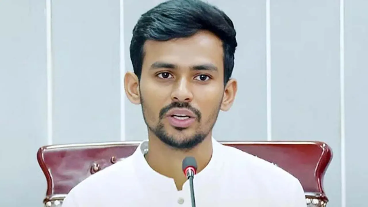 নতুন রাজনৈতিক দলে যোগ দেয়ার ব্যাপারে যা বললেন আসিফ মাহমুদ