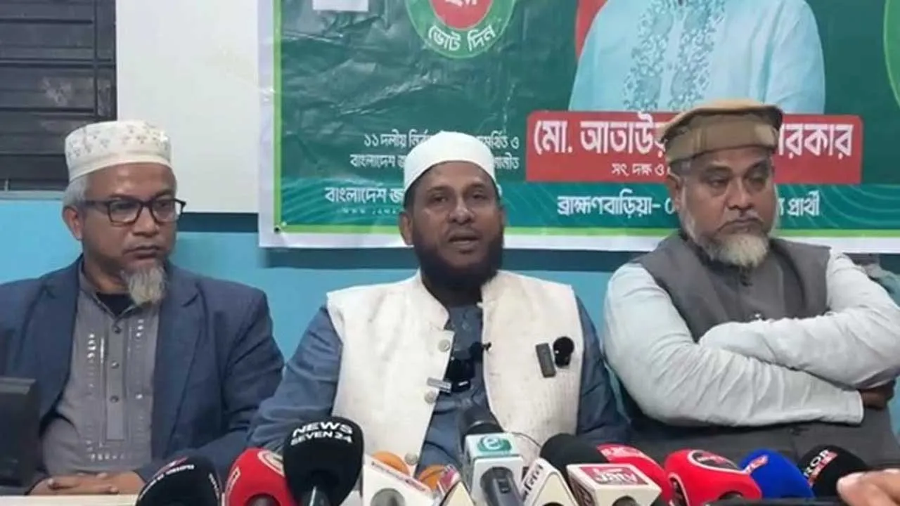 কসবায় জামায়াত প্রার্থীর গাড়িতে বিএনপি কর্মীদের হামলার অভিযোগ