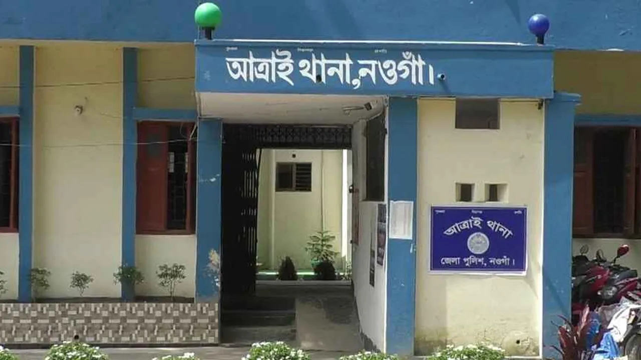 নওগাঁয় স্ত্রী-সন্তানকে ছুরিকাঘাতে হত্যার পর যুবকের আত্মহত্যা