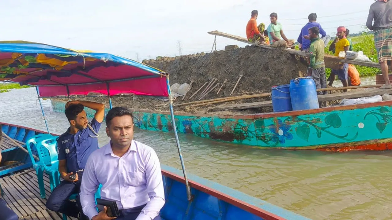 আড়িয়াল বিলে অবৈধভাবে মাটি কাটায় অর্থদণ্ডসহ ৮ জনের কারাদণ্ড