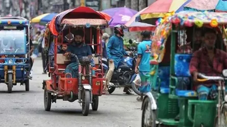 সৌরবিদ্যুৎ ছাড়া অটোরিকশা চার্জ দিলে জরিমানার বিধান হচ্ছে, বাতিল হবে নিবন্ধন