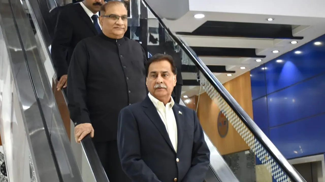খালেদা জিয়াকে শ্রদ্ধা জানাতে ঢাকায় এসেছেন পাকিস্তানের স্পিকার