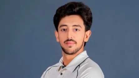 অভিষেকেই ফিফটি, জবাব দিচ্ছে পাকিস্তান