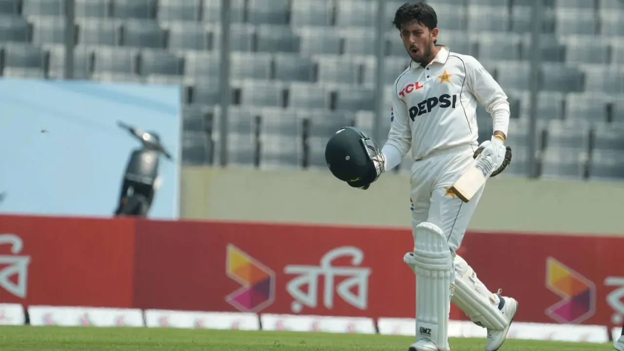অভিষেকে সেঞ্চুরি করে রেকর্ড বইয়ে আজান