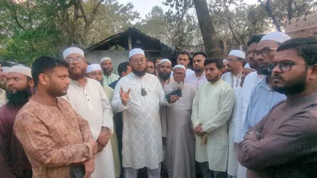 বাঁশখালীতে অগ্নিকাণ্ডে ক্ষতিগ্রস্তদের মাঝে জামায়াতের আর্থিক সহায়তা