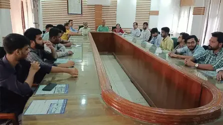 আলোচনা ফলপ্রসূ হয়নি, ৬ দফা দাবিতে অনড় বাকৃবি শিক্ষার্থীরা