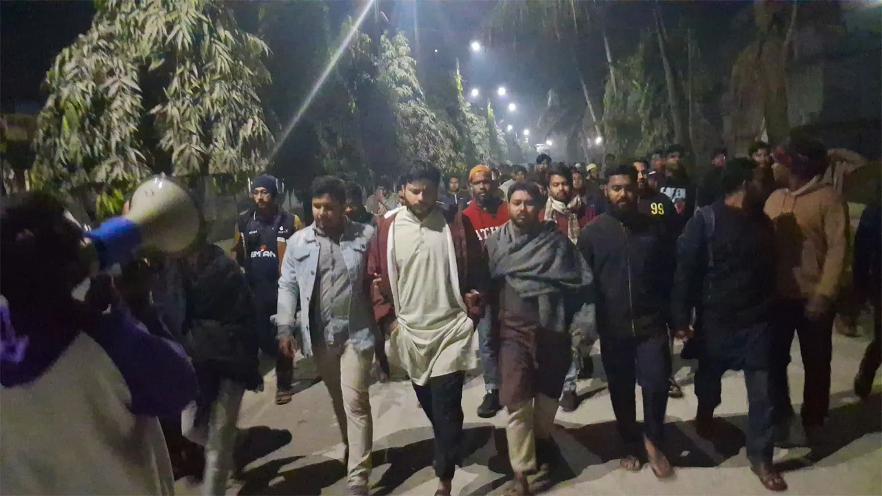 ওসমান হাদির মৃত্যুতে বাকৃবিতে গায়েবানা জানাজা ও বিক্ষোভ মিছিল