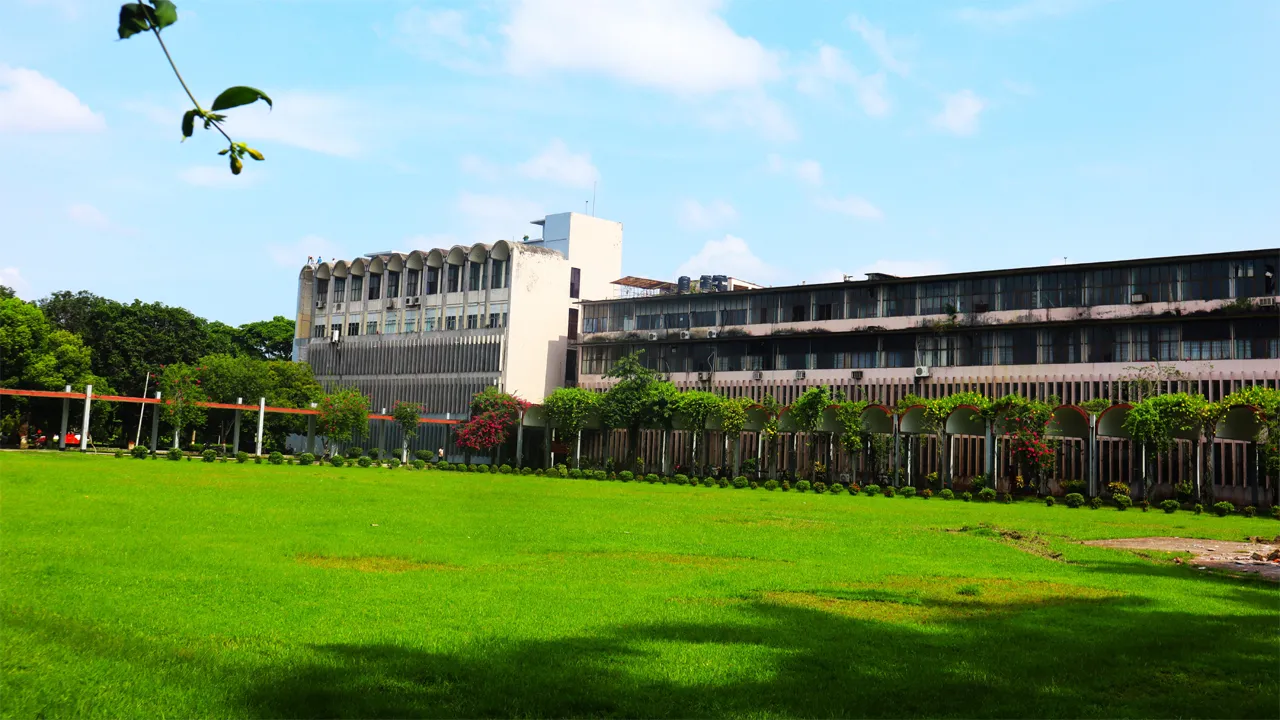 প্রতিষ্ঠাবার্ষিকীতেও ক্লাস চলবে বাকৃবিতে