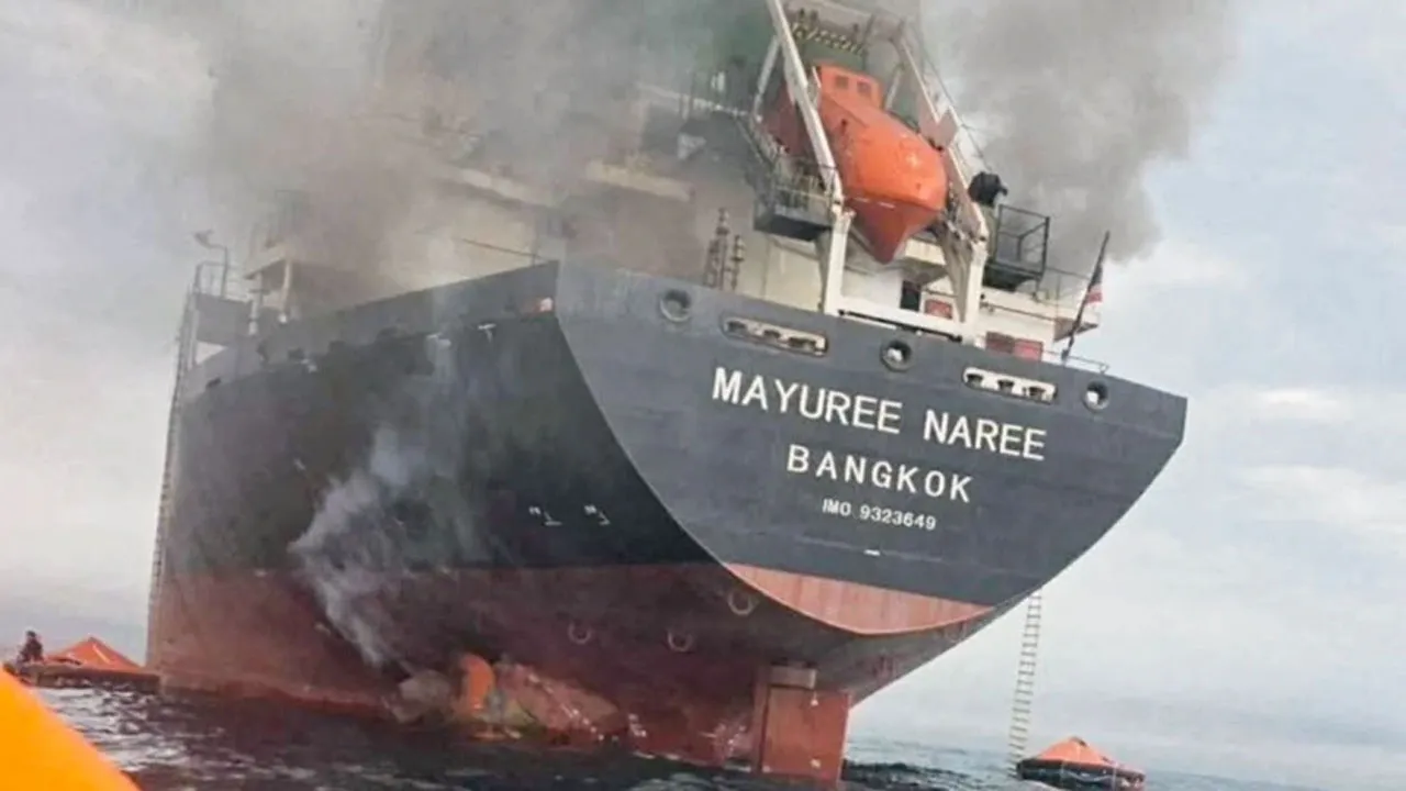 ইরান যুদ্ধ শুরুর পর থেকে ২৬টি জাহাজে হামলা