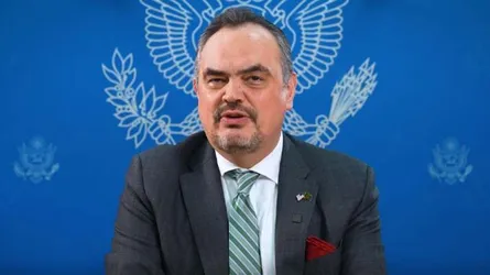 বাংলাদেশ-যুক্তরাষ্ট্র সম্পর্ককে নতুন উচ্চতায় নেয়ার প্রত্যয় মা‌র্কিন রাষ্ট্রদূ‌তের