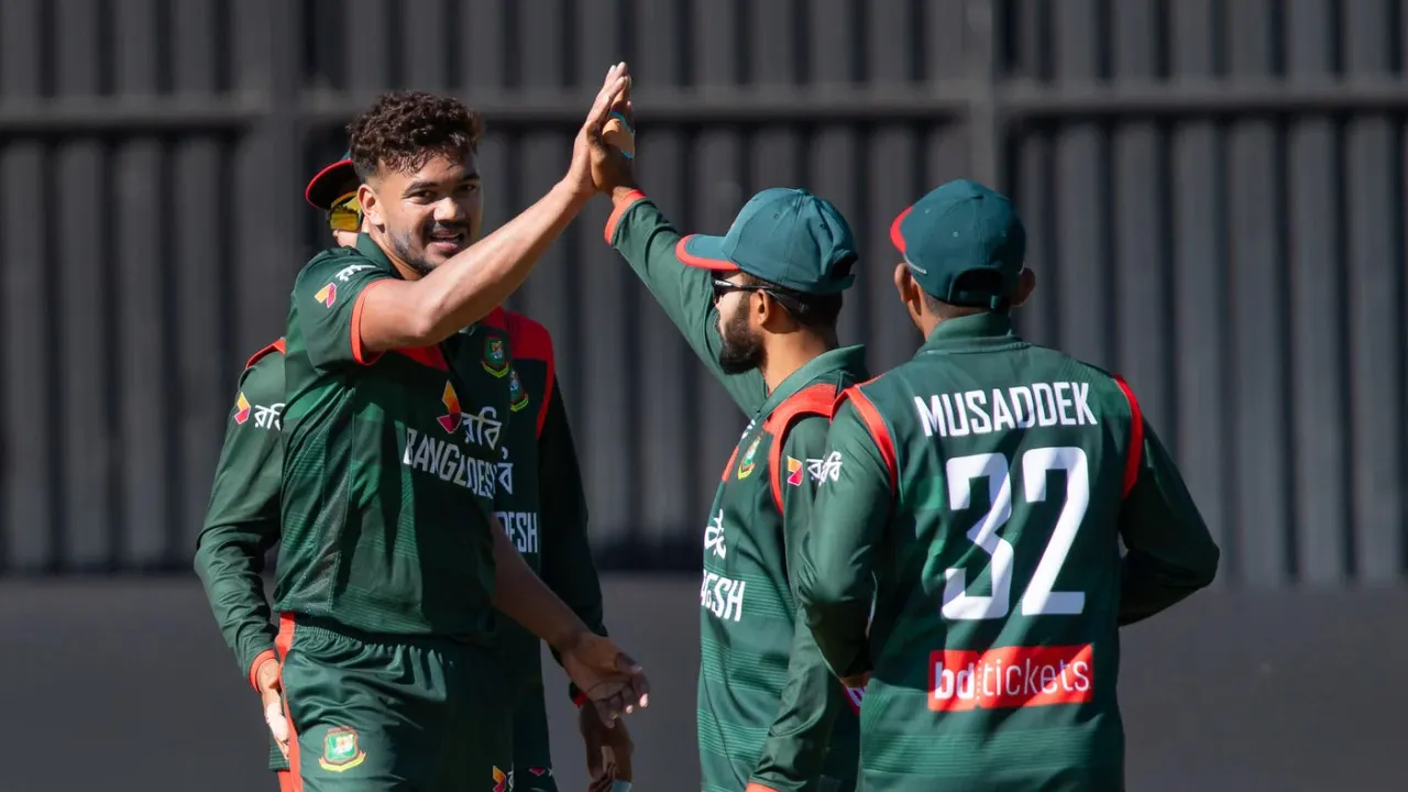 জিম্বাবুয়েকে চেপে ধরেছে বাংলাদেশ