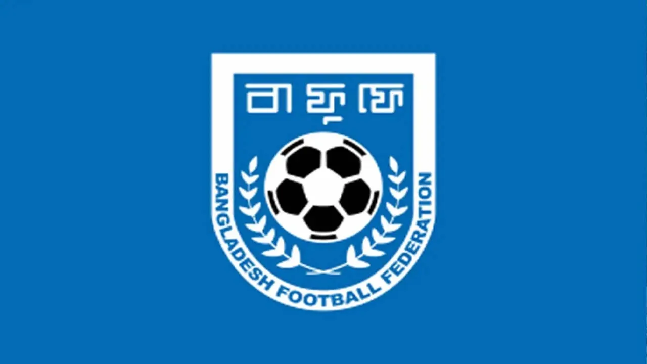 ১৮ বিদ্রোহী ফুটবলারের সাথে চুক্তি