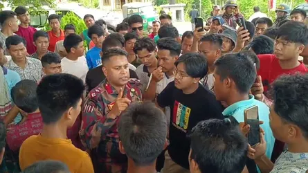 থানচিতে ধর্ষণের অভিযোগে আটক ব্যক্তিকে ছিনিয়ে নিতে থানা ঘেরাও