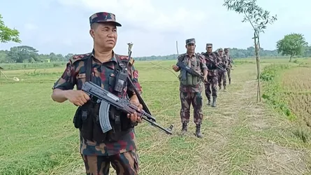 কুড়িগ্রাম সীমান্তে বিজিবির কড়া নজরদারি, এক মাসে ১ কোটি ৭১ লাখ টাকার ভারতীয় পণ্য-মাদক জব্দ