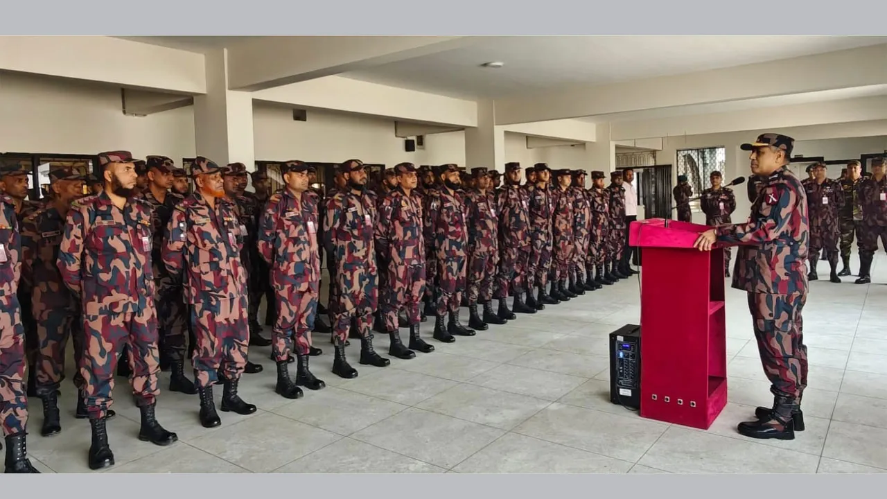 নাশকতার অপচেষ্টা দৃঢ়তার সাথে প্রতিহতের নির্দেশ বিজিবি মহাপরিচালকের