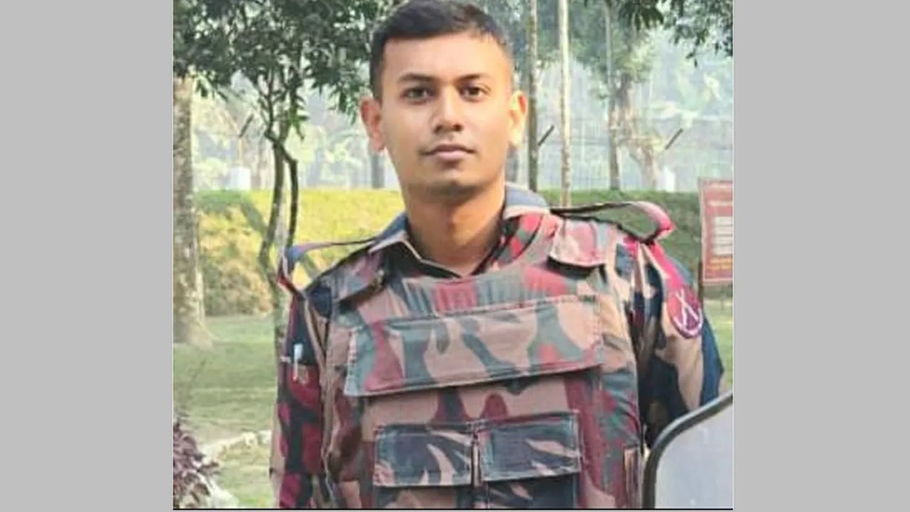 ফুলবাড়ী সীমান্তে নিজের রাইফেলের গুলিতে বিজিবি সদস্যের মৃত্যু