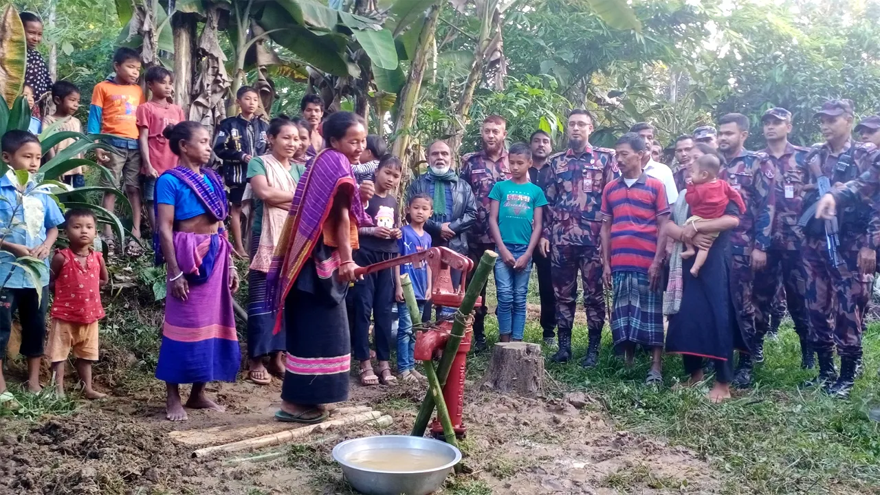সীমান্ত রক্ষার পাশাপাশি মানবিক সেবায় লোগাং জোন