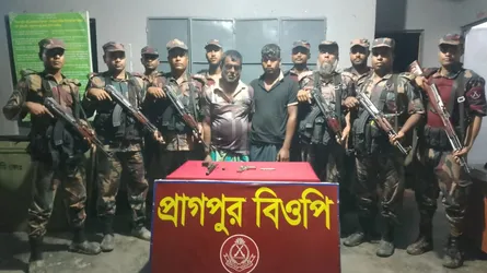 কুষ্টিয়া সীমান্তে বিদেশী পিস্তল ও শর্টগানসহ আটক ২