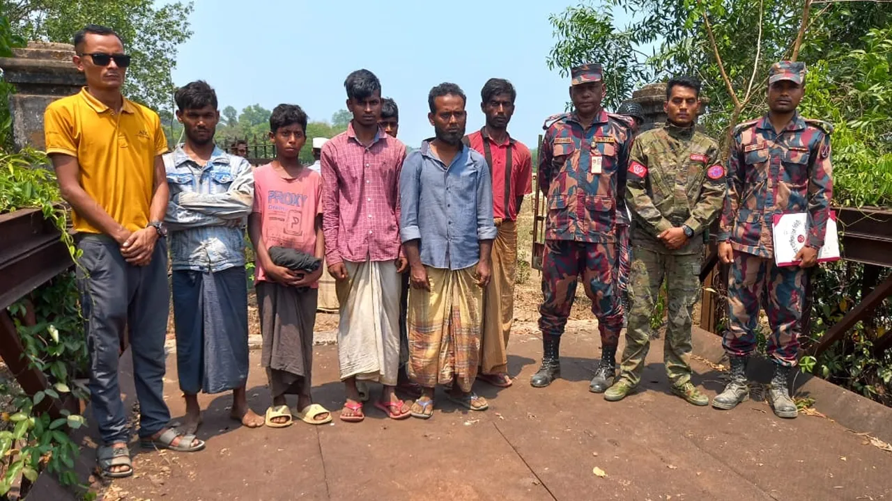 মিয়ানমার আরাকান আর্মির হাতে আটক ৬ বাংলাদেশী জেলেকে ফেরত আনলো বিজিবি