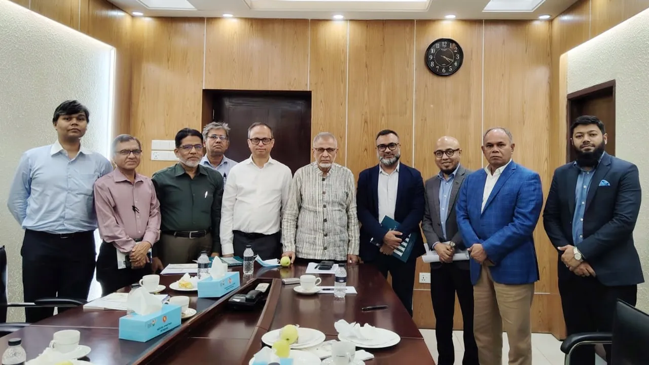 ড. আনিসুজ্জামান চৌধুরীর সাথে বিজিএমইএ সভাপতির সাক্ষাৎ