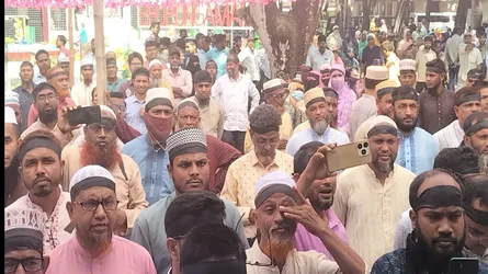 ভূরুঙ্গামারীতে এমপিওভুক্ত শিক্ষকদের বিক্ষোভ মিছিল