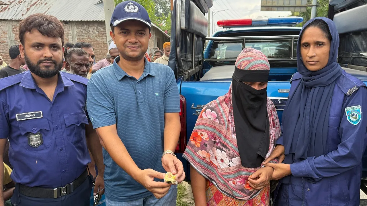 ভূরুঙ্গামারীতে মুরগি বিক্রির আড়ালে মাদক বিক্রি, গ্রেফতার ১