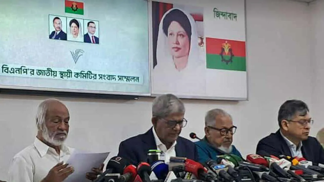গণহত্যার সাথে জড়িত আ’লীগ ও সরকারি কর্মকর্তাদের বিচার হতে হবে : মির্জা ফখরুল