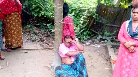 নারীর সাথে বিএনপি নেতাকে গাছে বেঁধে রেখে অতঃপর বিয়ে, দল থেকে আজীবন বহিষ্কার
