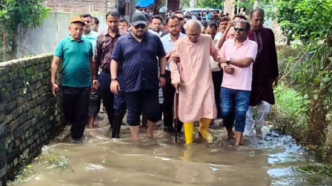 বন্যাদুর্গত এলাকায় রিজভী-হেলাল : আনোয়ারা বিএনপিতে আলোচনায় এমপি নিজামের অনুপস্থিতি