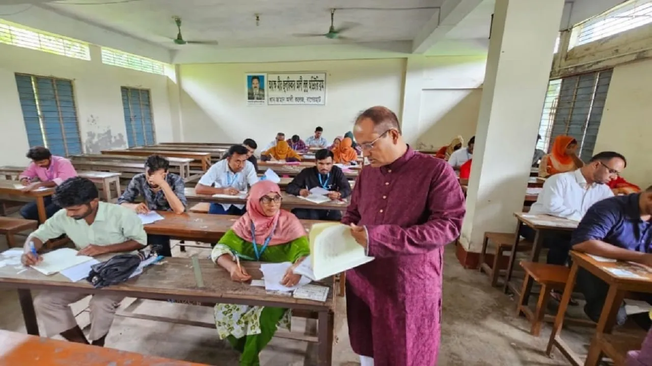 দেশব্যাপী শিক্ষার আলো ছড়িয়ে দিতে নিরলসভাবে কাজ করে যাচ্ছে বাউবি