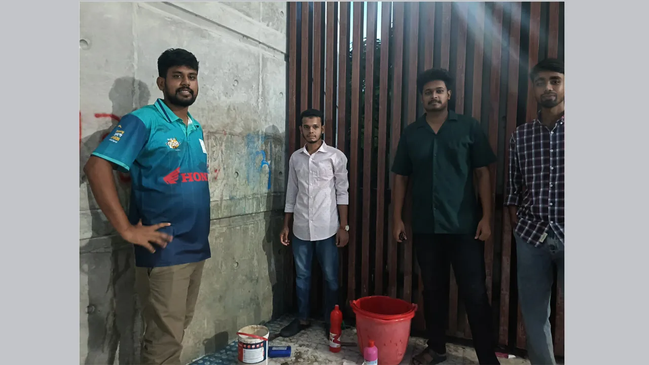 রোকেয়া বিশ্ববিদ্যালয়ের গেটে ‘শিবির মুক্ত ক্যাম্পাস’ লিখে মুছে দিলো ছাত্রদল