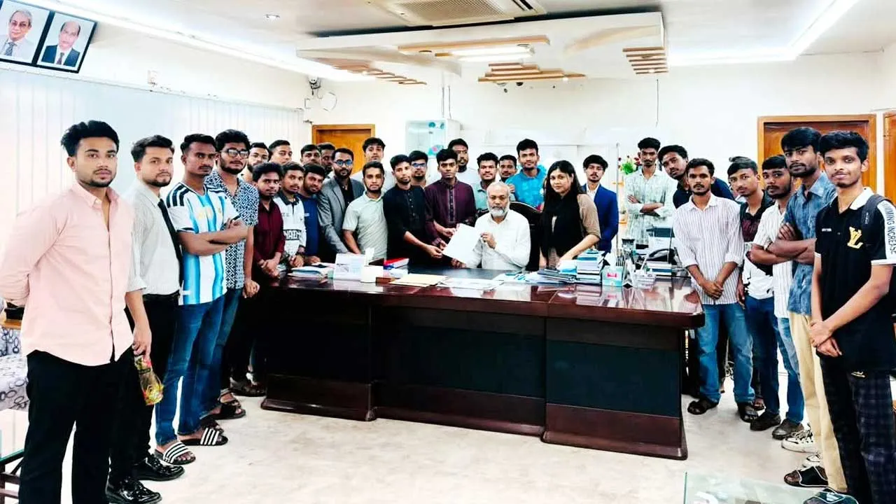 ববিকে প্রথম ফ্যাসিস্ট বাহিনীমুক্ত ক্যাম্পাস ঘোষণার দাবি ছাত্রদলের