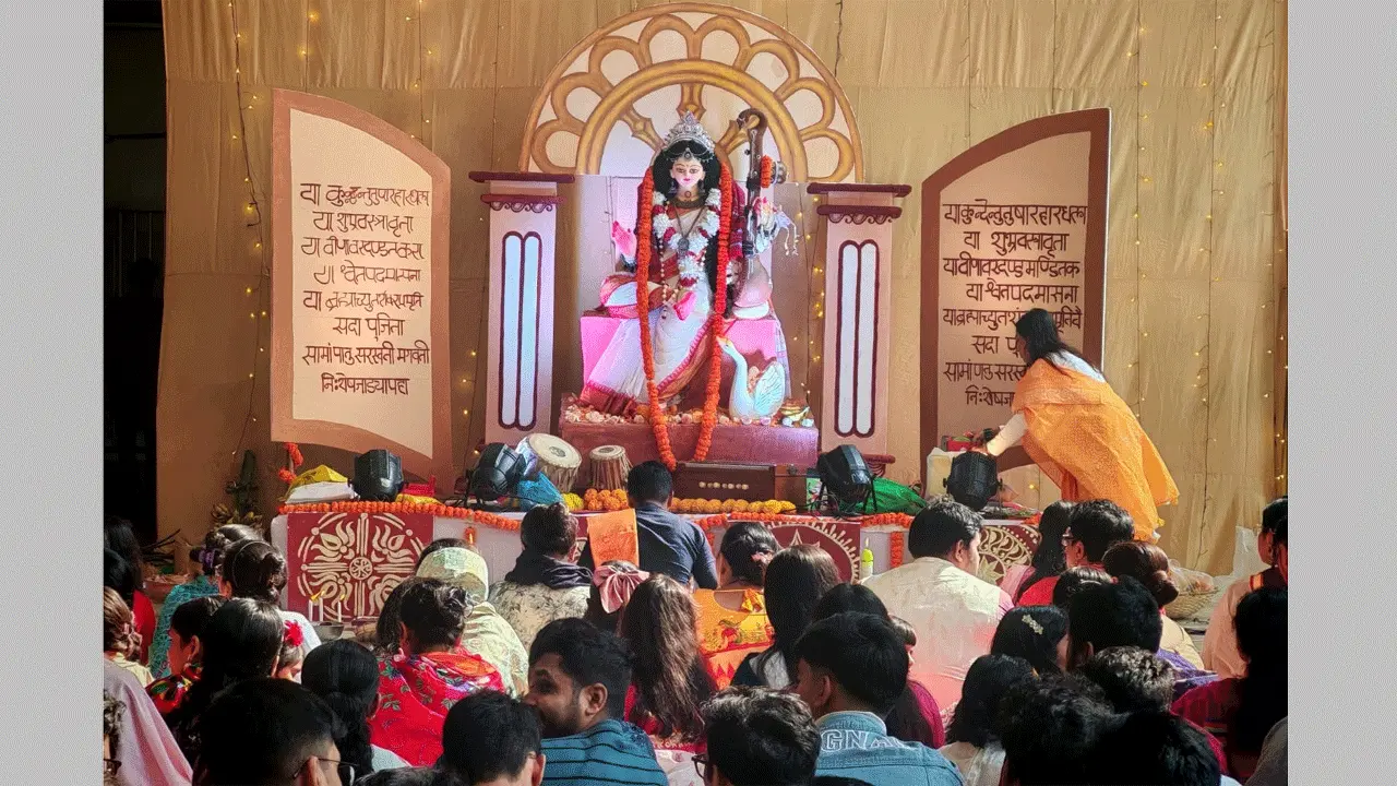 বুটেক্সে সনাতনী শিক্ষার্থীদের আয়োজনে সরস্বতী পূজা উদযাপন
