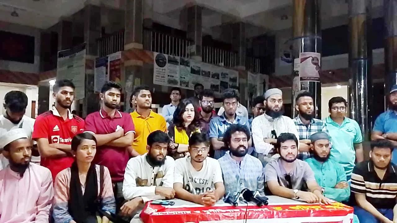 আমরণ অনশনে ববি শিক্ষার্থীরা