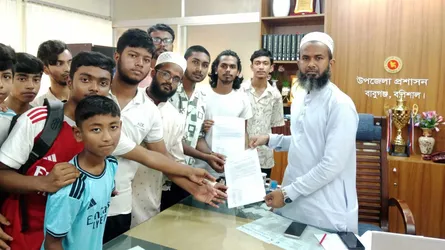 পরিবেশের জন্য ঝুঁকি টায়ার রিসাইক্লিং প্লান্ট বন্ধের দাবিতে স্মারকলিপি