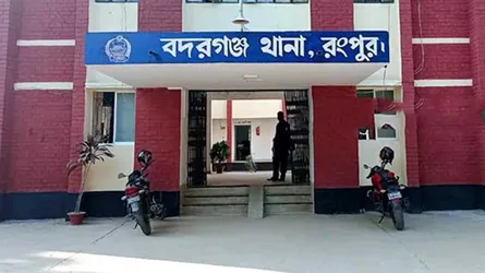জামিন না নিয়ে ওসির রুমে বসে সাংবাদিকের নামে মামলা