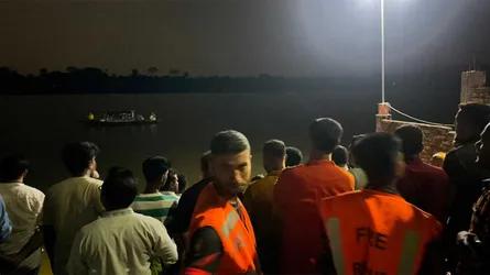 খানজাহান আলীর মাজারের দিঘিতে শিশুকে টেনে নিল কুমির