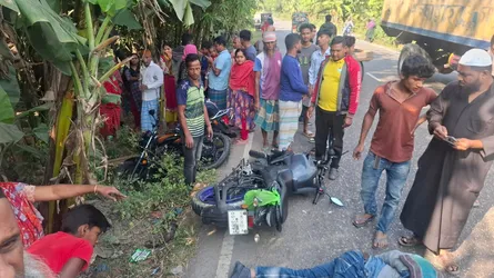 বাকেরগঞ্জে ট্রাকচাপায় যুবক নিহত, স্ত্রী আহত