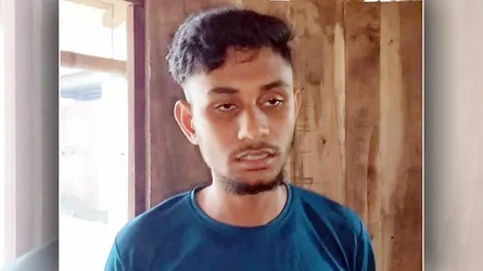 বাকেরগঞ্জে বৃদ্ধকে ঝাড়ুপেটা ও মাথায় মল দেয়ার ঘটনায় ক্ষোভ