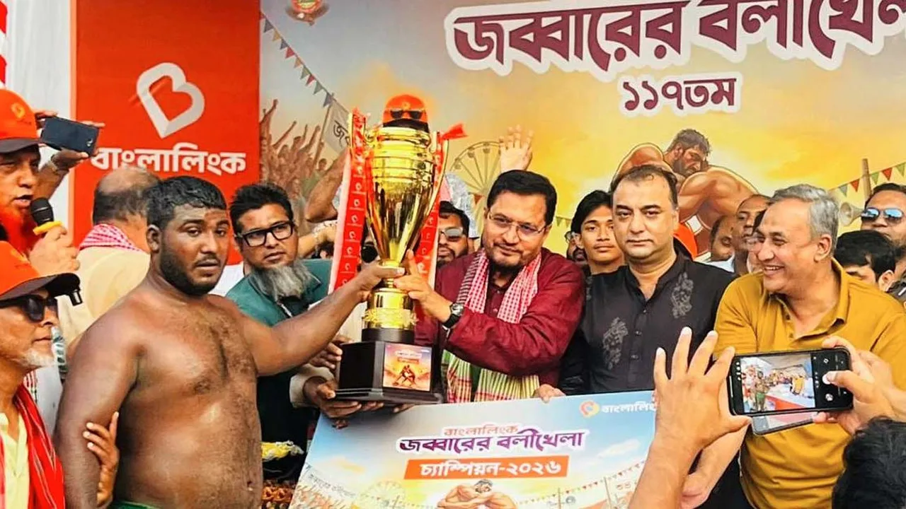 জব্বারের বলীখেলায় কুমিল্লার ‘বাঘা’ শরীফের হ্যাটট্রিক