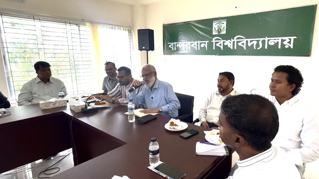 লোহাগাড়া প্রেসক্লাবের সাথে বান্দরবান বিশ্ববিদ্যালয় কর্তৃপক্ষের মতবিনিময়